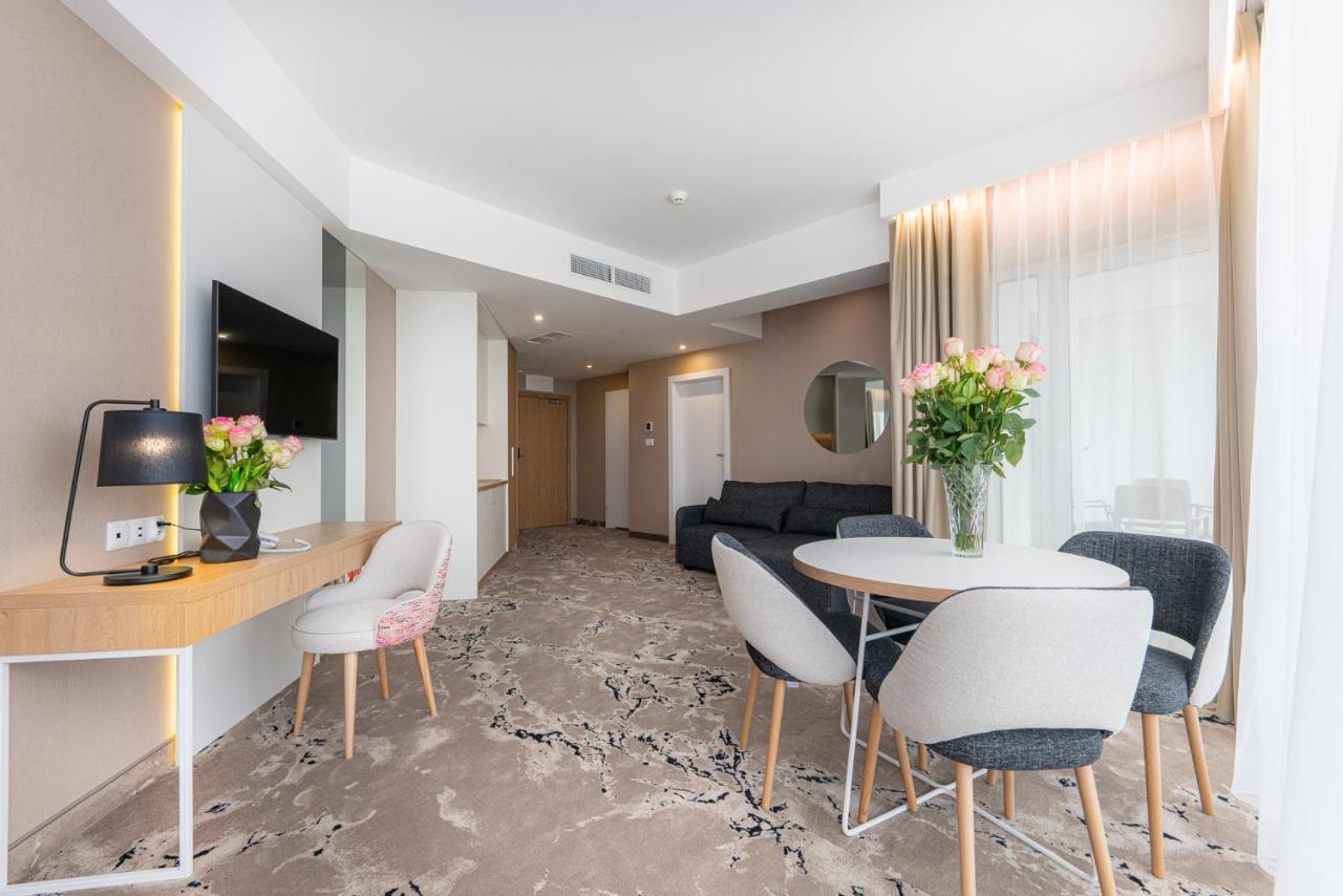 Deluxe Apartment,1756553612:JPEG